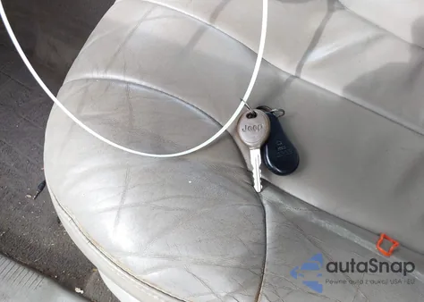 2000 Jeep Grand Cherokee Laredo from USA, damaged, VIN 1J4GW48N2YC187623